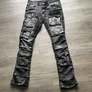 Mens Focus charcoal  colored cargo jeans size 32, inseam is 34.5